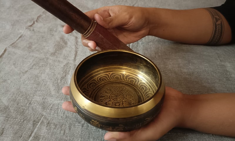 Singing bowl used for art ceremony
